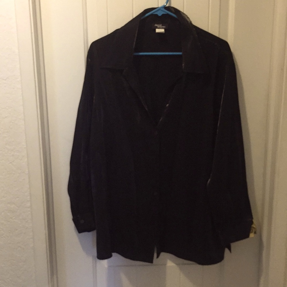 Women’s black shimmery blouse